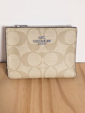 Coach Signature Canvas Wallet